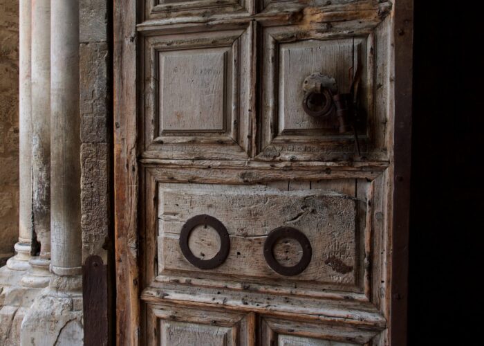 door to holy sepulchre jerusalem holy land pilgrimage tour