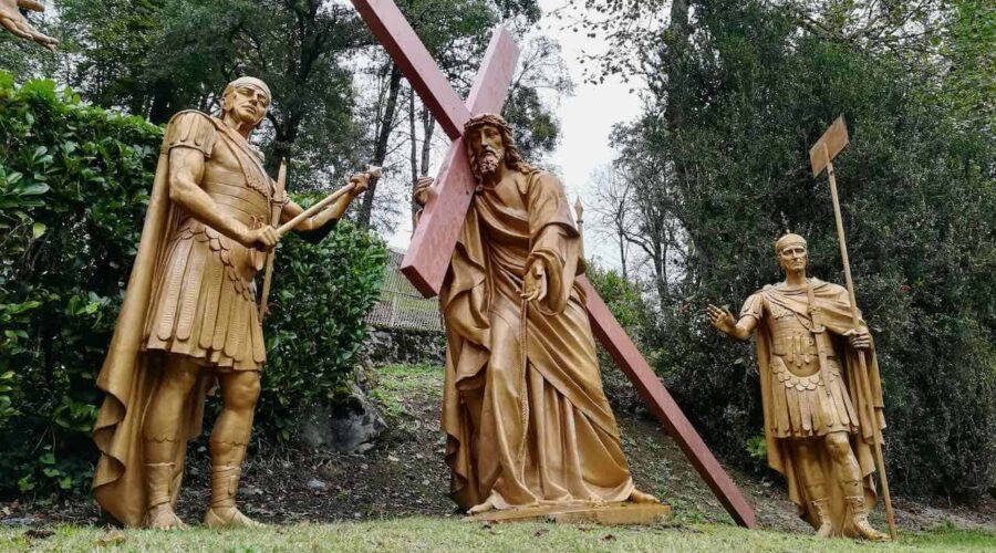 Lourdes way of the cross pilgrimage tour