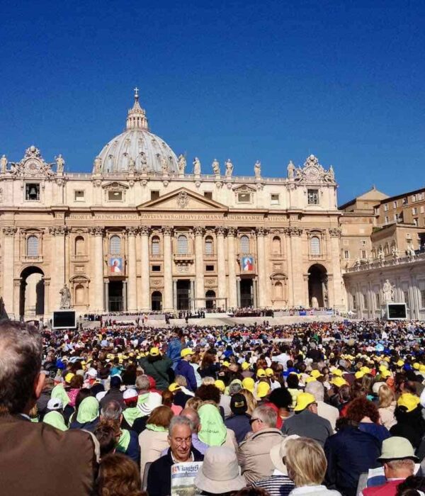 St Peters Square Rome Pilgrimage tour
