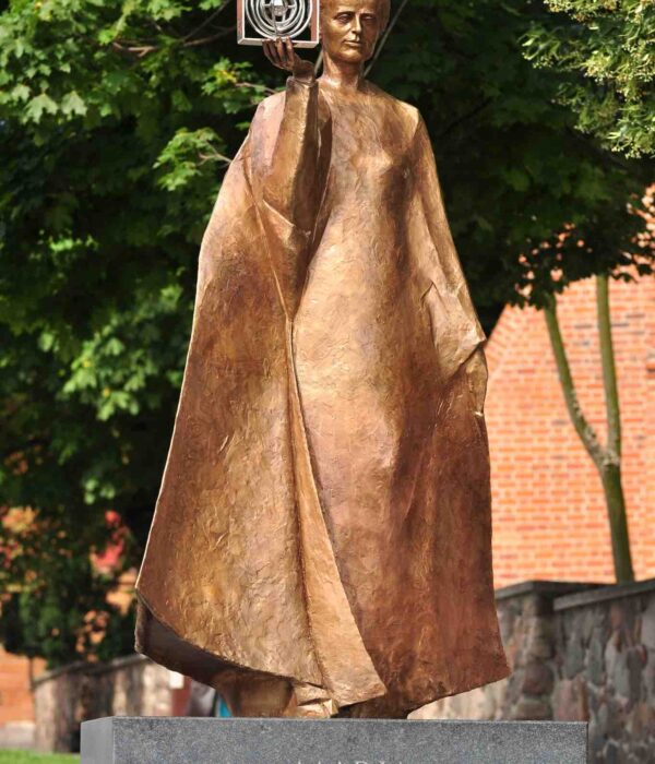 curie statue warsaw poland pilgrimage tour