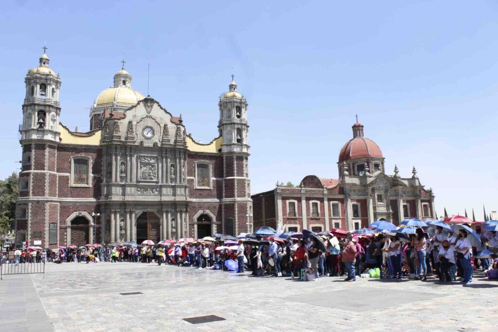 old basilica guadalupe pilgrimage tour mexico