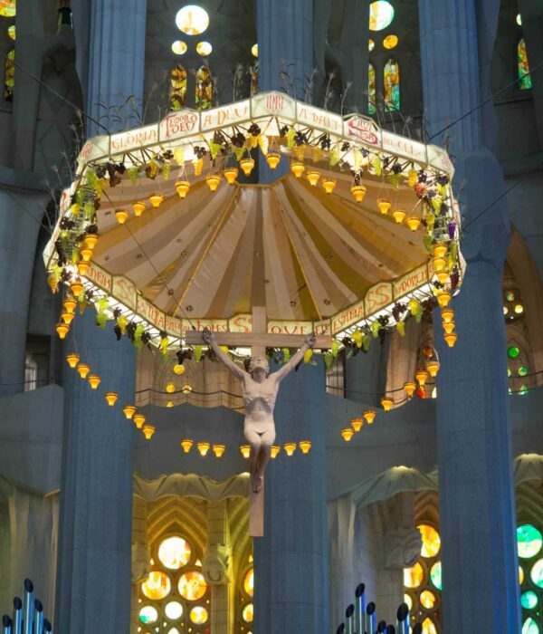 cross-sagrada familia spain pilgrimage tour