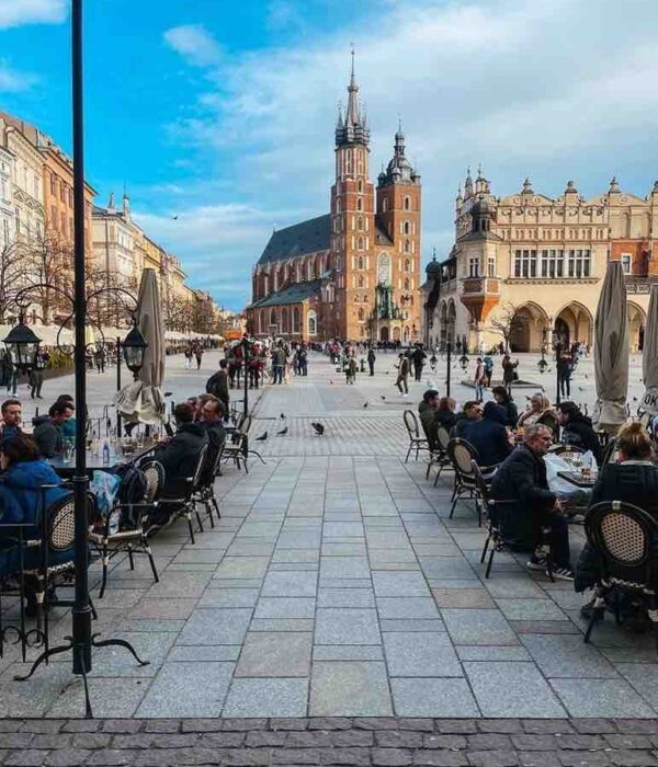 st. mary's basilica krakow poland pilgrimage tour