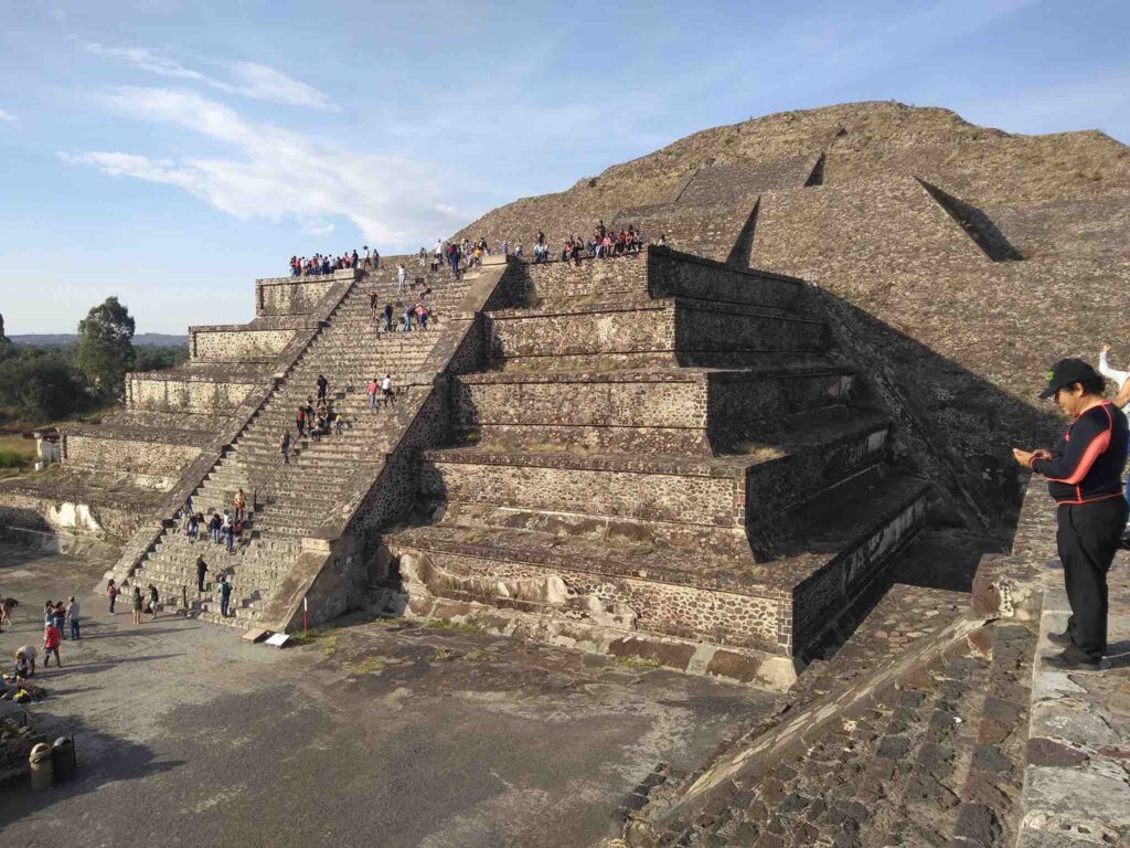 pyramid teotihuacan