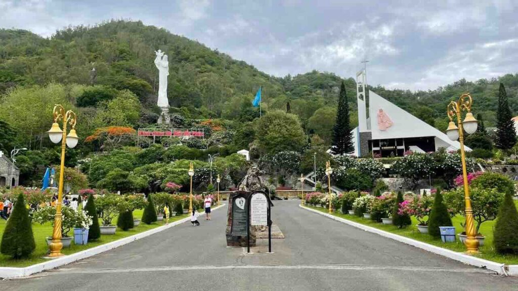 bai dau church vietnam pilgrimage