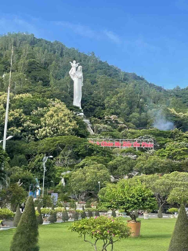 virgin mary statue bai dau vietnam