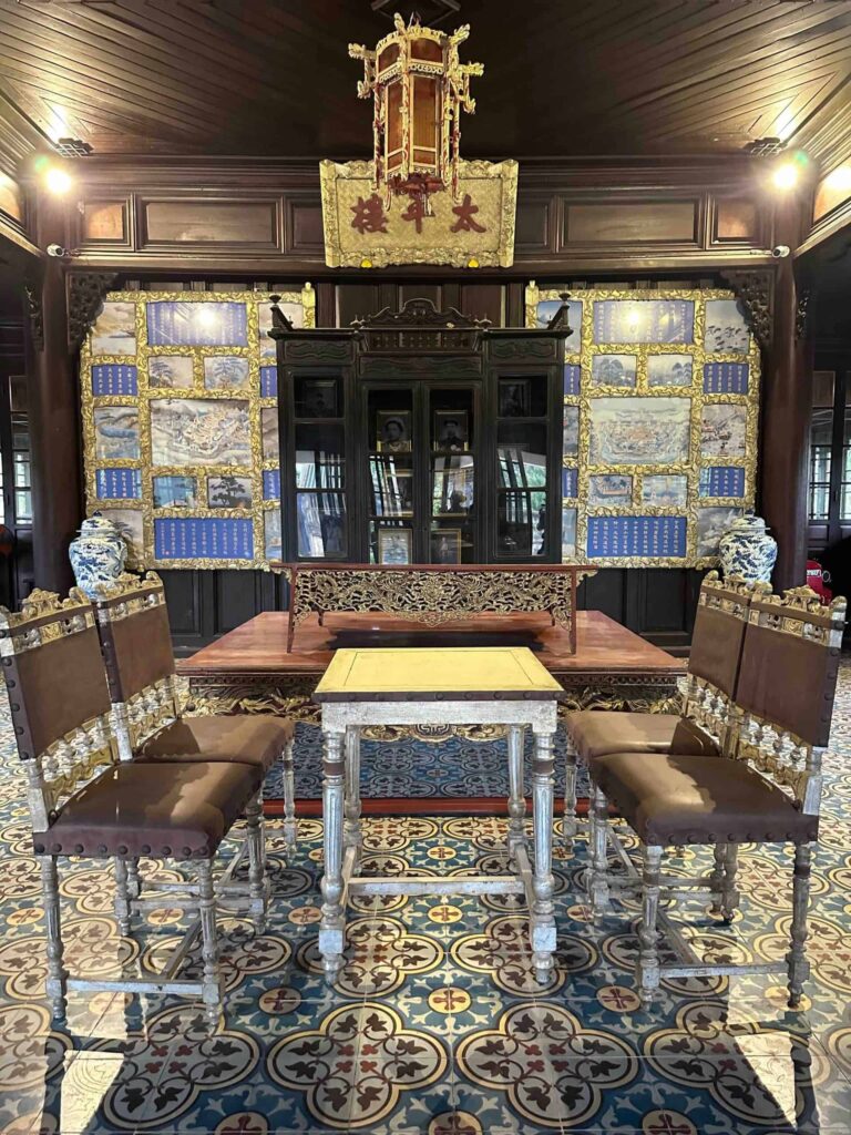 library room imperial city hue