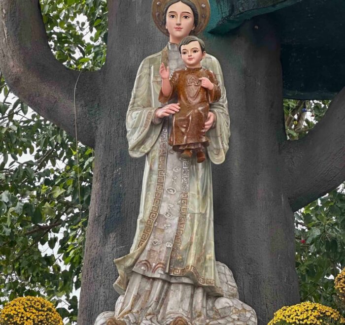 statue of our lady of lavang vietnam